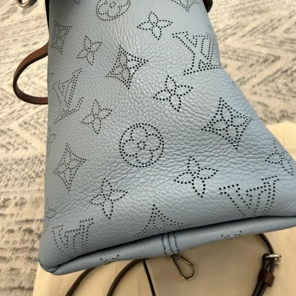 Louis Vuitton Light Blue Monogram Tote - Picture 2 of 16